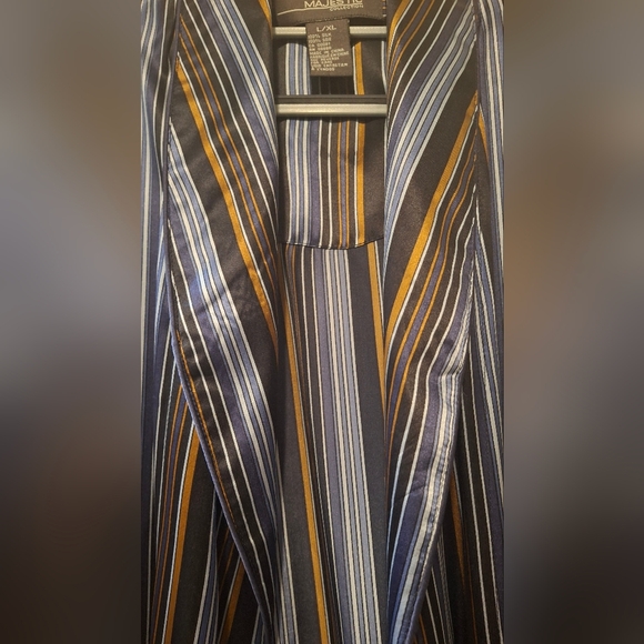 Silk Robe - Picture 4 of 5